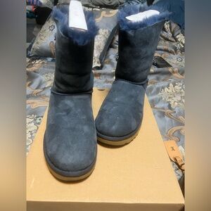 Navy blue woman Uggs